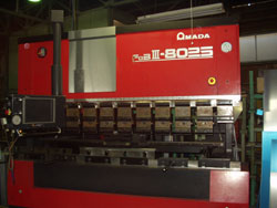 （アマダFαBⅢ-8025）2500L×80トン 通信機能付ブレーキプレス