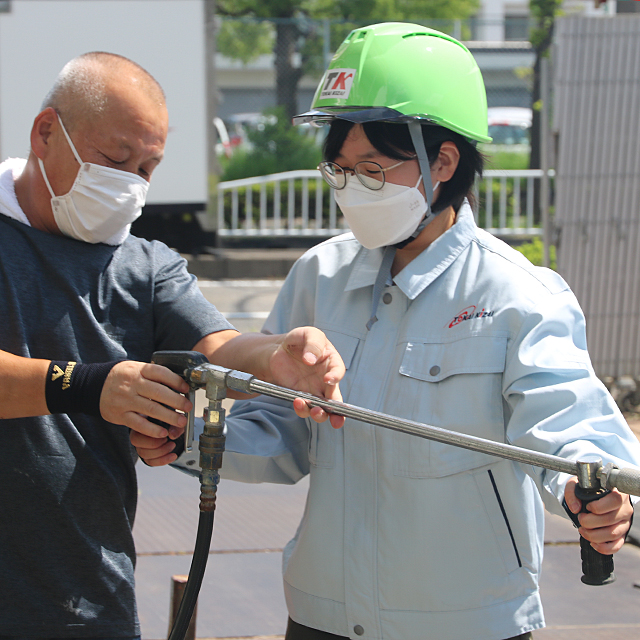 先輩クルーが指導します